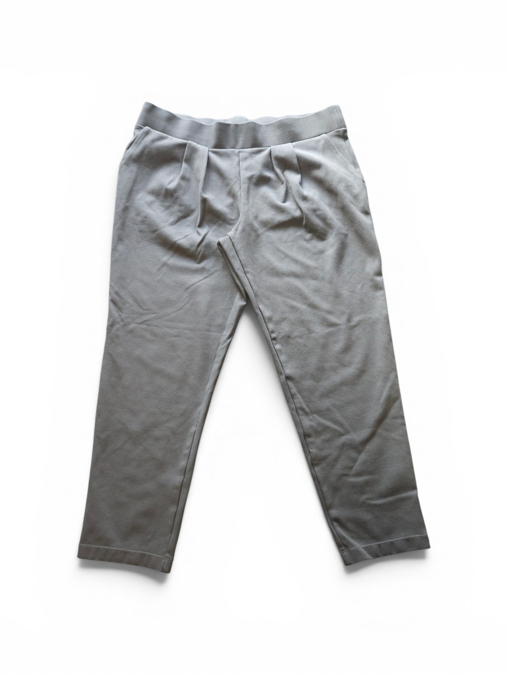 Tailored Cropped Pleat Front Pants — Gray